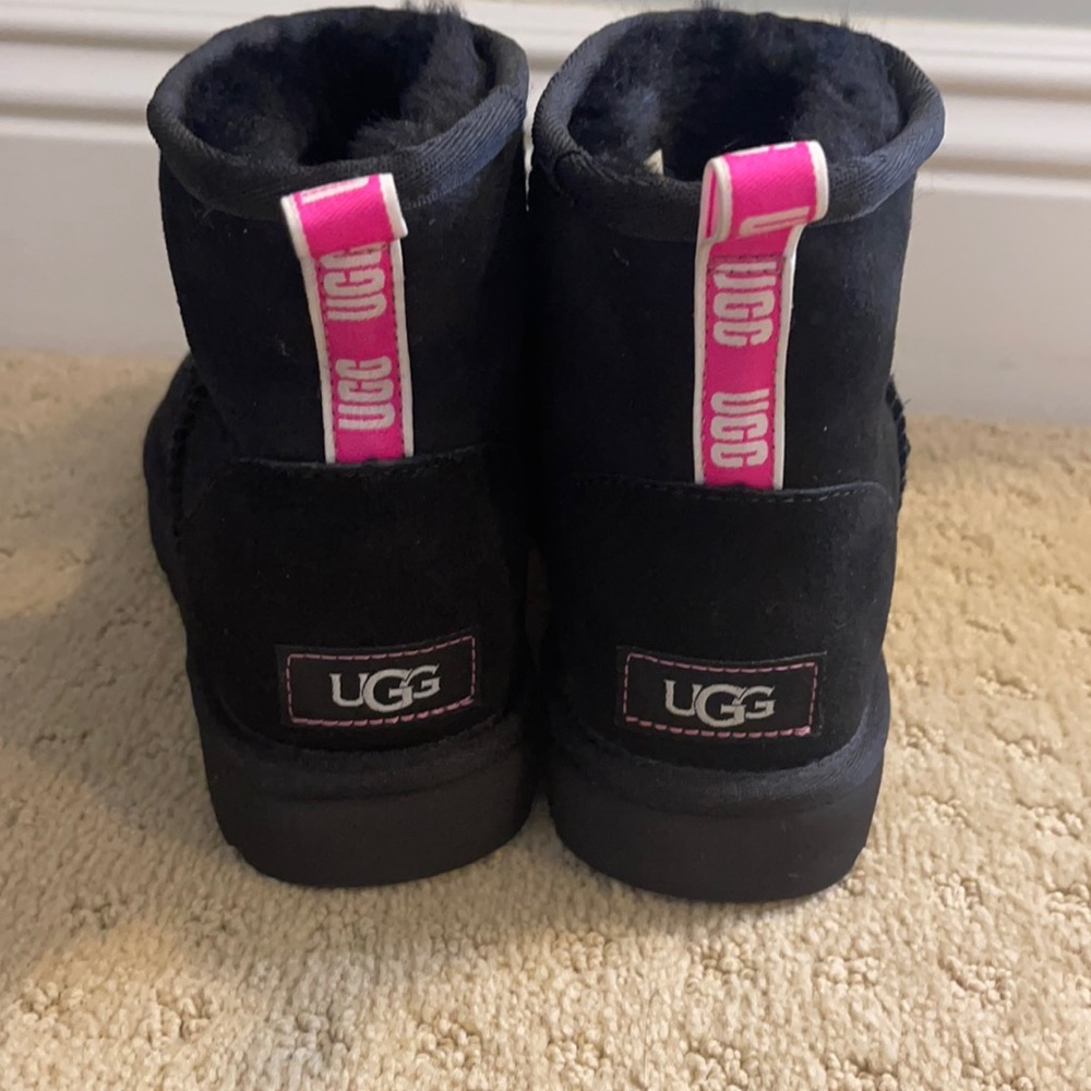 Ugh boots never worn brand new short Ugg’s